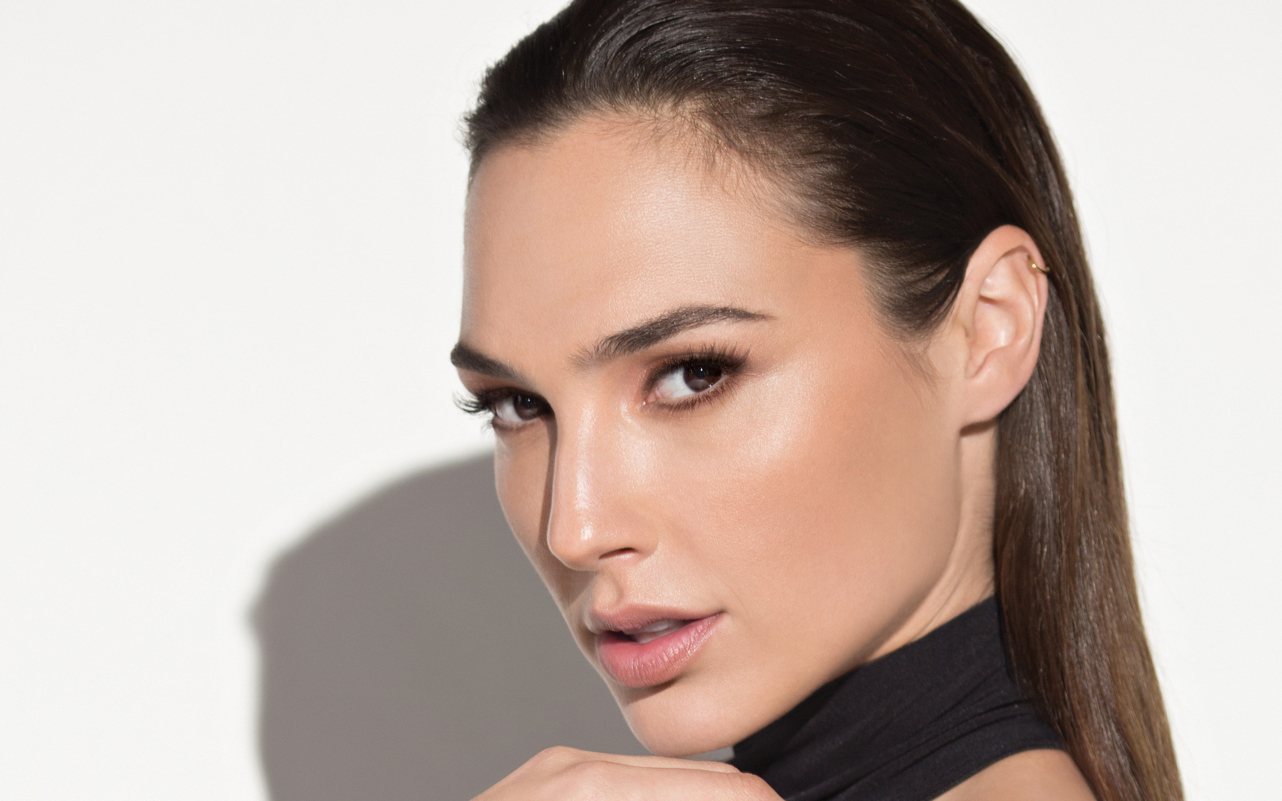 Gal Gadot Total Beauty